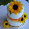 2 tiered Sunflower Cake. A close-up of the sunflowers